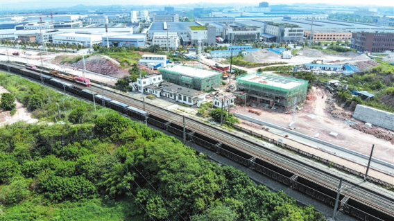 凤凰湖产业园新建铁路专用线工程完成六成_重庆市永川区人民政府